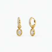 Oval Bezel Charm-Creolen Gold