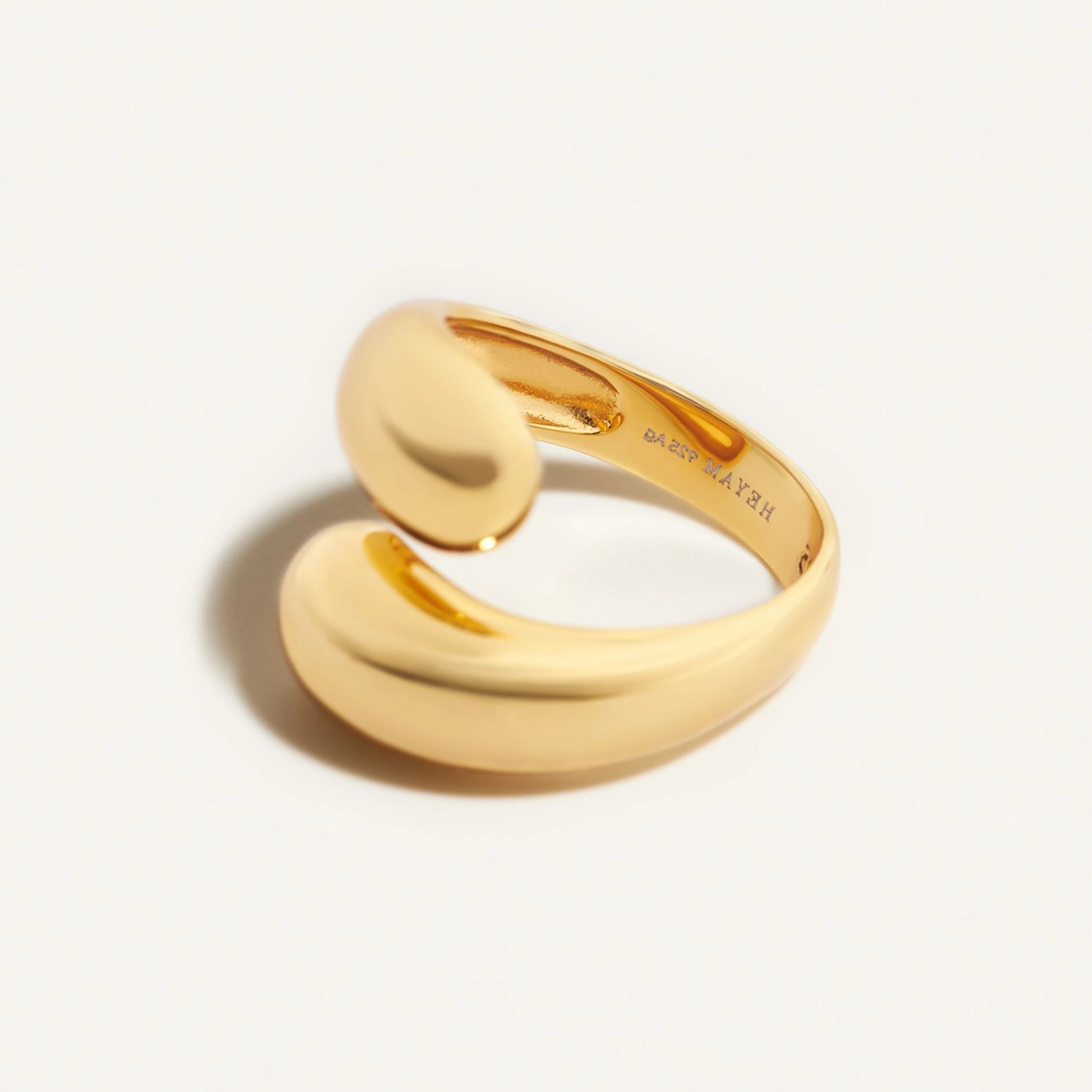 heyam-bold-ring-damen-gold-breiter-ring-schmuck.webp