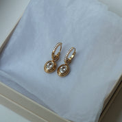 Oval Bezel Charm-Creolen